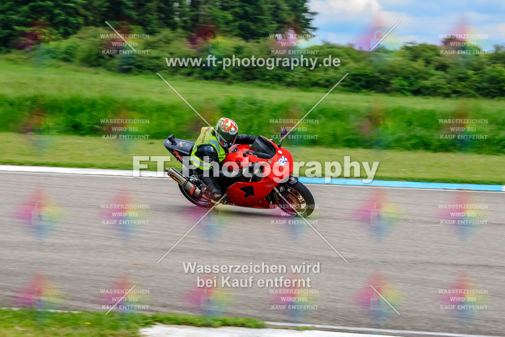 MotoTeam-9792 | Hier findet Ihr Bilder von Touristenfahrten auf der Nürburgring Nordschleife oder von anderen Veranstaltungen die ich besucht habe. Viel Spass beim Durch Schauen 