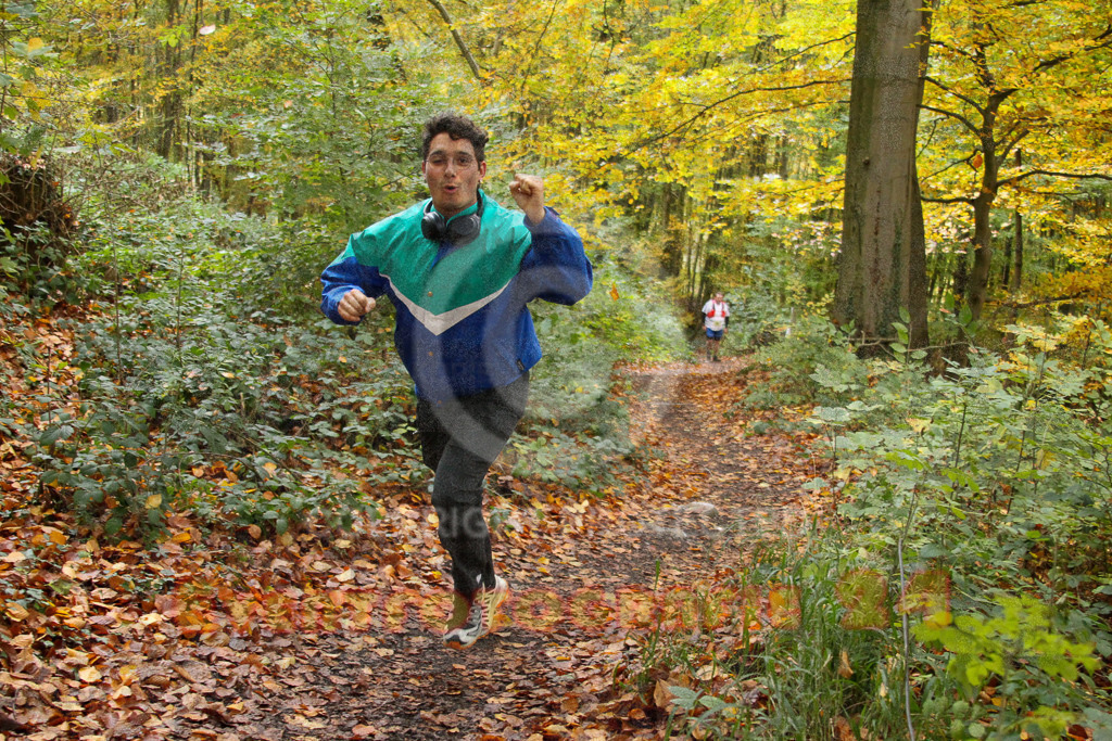 251026_1347_EV4_7041 | Sportfotografie im Rhein-Sieg Kreis, Köln, Bonn, NRW, Rheinland Pfalz, Hessen, etc. Unser Tätigkeitsfeld umfasst den Laufsport vom Volkslauf über den Marathon, Duathlon, Triathon bis zum Ultralauf wie Kölnpfad Ultra oder Schindertrail.