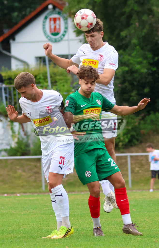TuS Bersenbrück - HSC Hannover | Auf dem Bild zu sehen: weiß TuS Bersenbrück: Mathis Wellmann ; grün HSC Hannover: TuS Bersenbrück, HSC Hannover, Saison 25/26, Testspiel, Bünde, Deutschland - Realisiert mit Pictrs.com