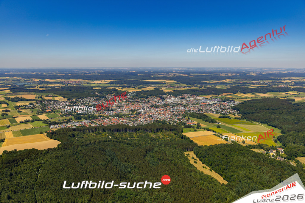 Das Luftbild der Stadt Krumbach wurde 2022 vom Flugzeug heraus erstellt (keine Drohnen-Aufnahmen) Aufnahmehöhe ca.450 Meter- hohe Bildauflösung und Druck-Qualität. Garantiert!