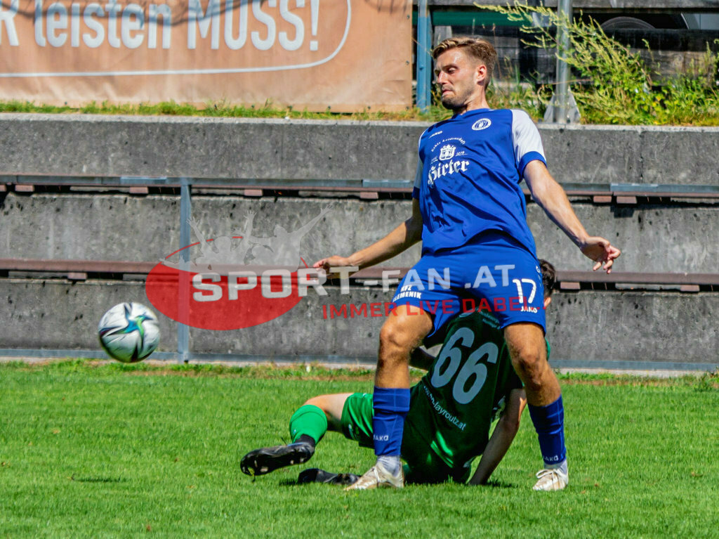 ASV Klagenfurt - Donau Klagenfurt | Denis Tomic (ASV Klagenfurt #17) Julian Horr (SV Donau Klagenfurt #66) ; ASV Klagenfurt - Donau Klagenfurt am 31.07.2022 in Klagenfurt
(ASV Platz Annabichl), AUSTRIA, (Photo by Ernst Krawagner sport-fan.at) - Realisiert mit Pictrs.com