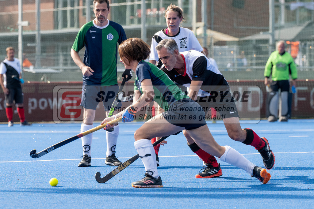 SFE_20240817_0074 | Krefeld, Deutschland, 17.08.2024:  European Cup for Recreational Hockey Players im KTHC Stadion Rot-Weiss Köln Tennis and Hockey Club am 17.08.2024 in Krefeld, Deutschland. (Foto von Stephan Fehrmann)Krefeld, Germany, 17.08.2024: European Cup for Recreational Hockey Players in KTHC Stadion Rot-Weiss Köln Tennis and Hockey Club at 17.08.2024 in Krefeld, Deutschland. (Foto from Stephan Fehrmann)