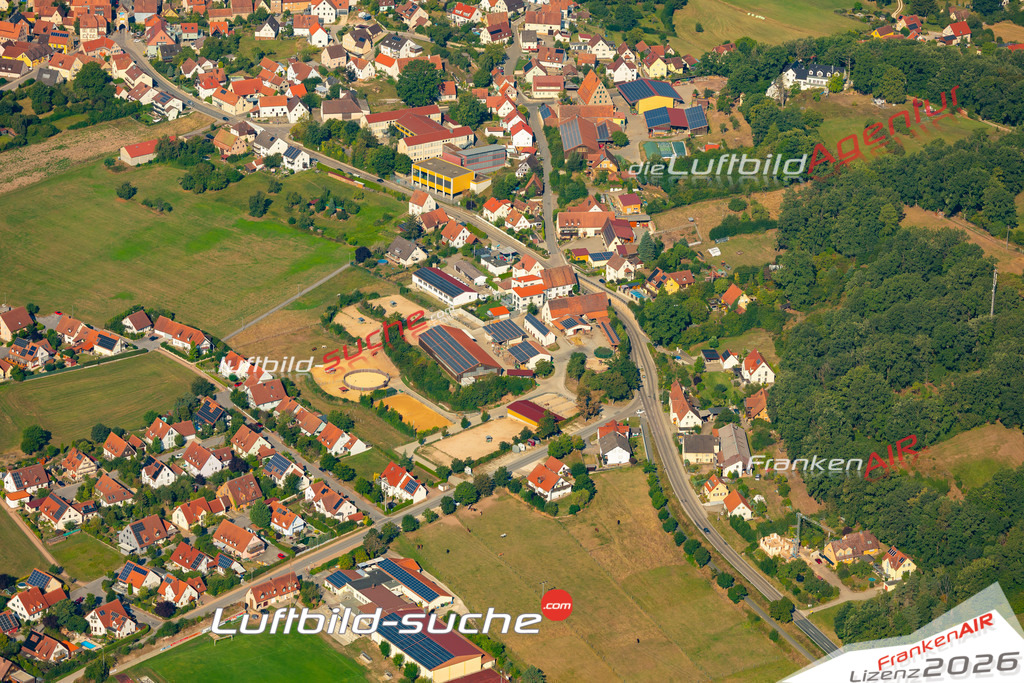 Das Luftbild zeigt :  Abenberg - Die Luftaufnahme wurde 2024 vom UL-Flugzeug aus erstellt ( keine Drohne ) - Hochauflösende Luftaufnahme - Für grossformatige Ausdrucke geeignet. Die Geschenkidee !Mit Lizenz und Bildrechte bestellbar