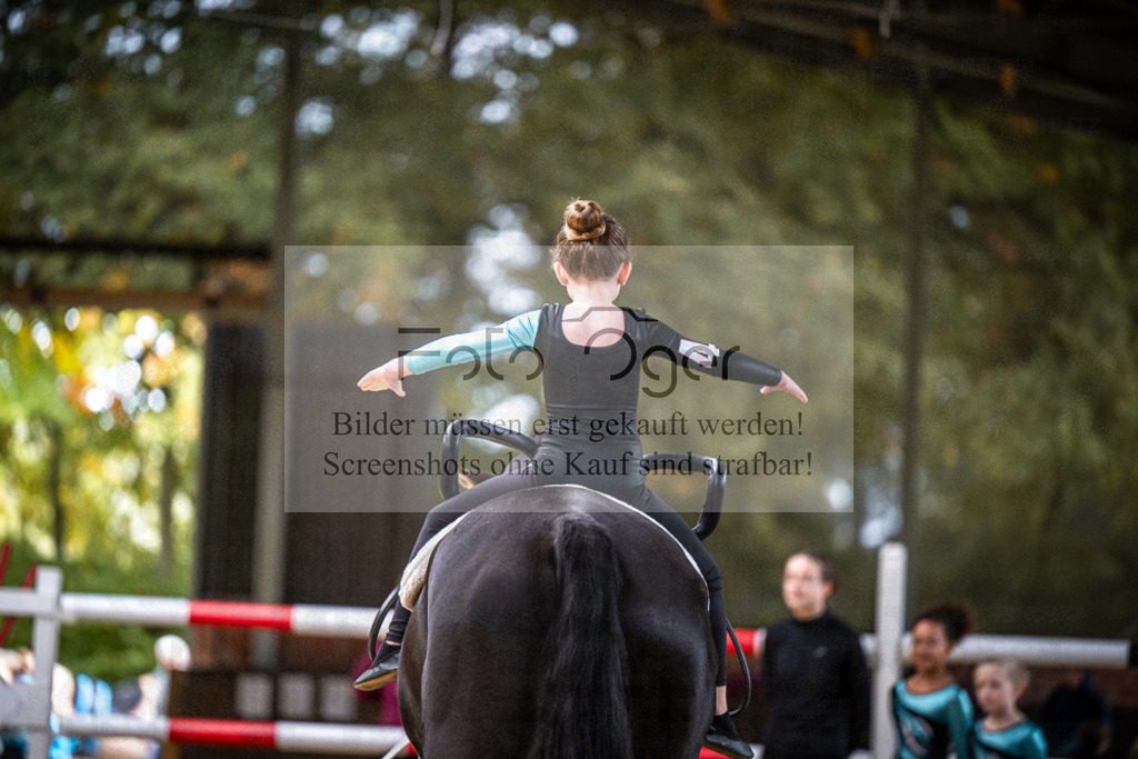 DOS_0104 | Entdecke hochwertige Reitturnierfotos von Foto Oger. Professionell, emotional und authentisch – jetzt Lieblingsmomente im Shop bestellen.Deutschlandweite Turnierfotografie. - Realisiert mit Pictrs.com