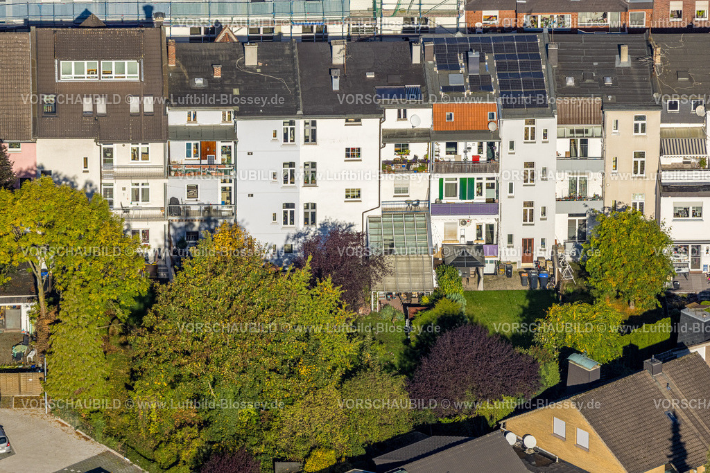 Hamm251001528 | Luftbild, Mietshaus Hausfront mit Fenster und Balkone, grüne Bäume, Hinterhofidylle Blumenstraße, Mitte, Hamm, Ruhrgebiet, Nordrhein-Westfalen, Deutschland