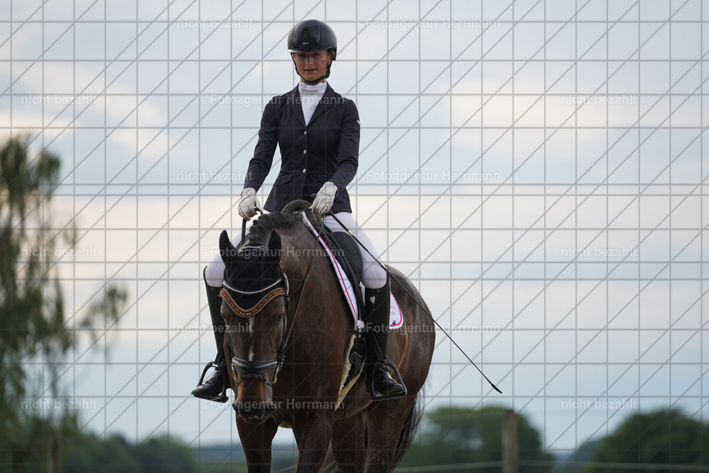 20230826-FAH04481 | Forstinning, 2023, Dressurturnier, Turniersportbilder, Turnierfotografen Bayern, Fotoagentur Herrmann, Reitsportfotografie, Turnierbilder