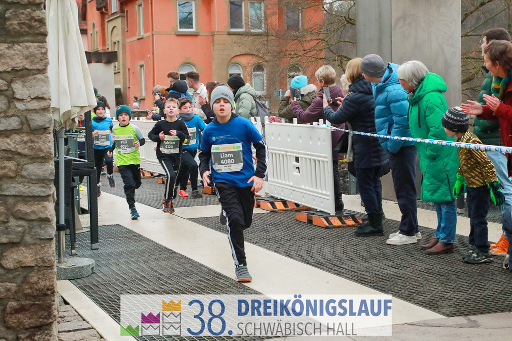 400m AOK Junior Cup | 3 Koenigslauf 2024 400m AOK Junior Cup - Realisiert mit Pictrs.com