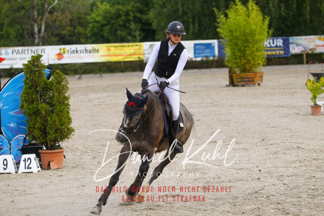Gut Blee25_Amateuer Stilsprpfg Kl A_0037 | Turniersportfotografie; Pferdefotografie; Dressurfotografie