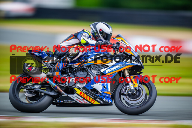 MaZZes_FotoMatrix_240726_6021986_3415 | STK