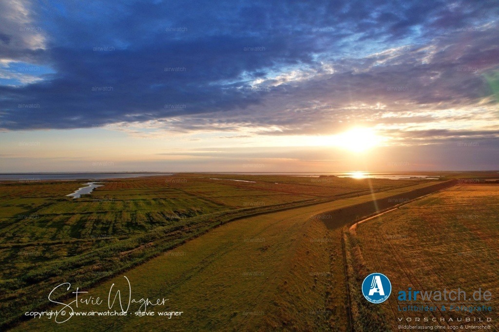 HattstedterKoog  & BeltringharderKoog | Der Hattstedter Neuer Koog ist Teil der Hattstedtermarsch, die eine weit ins Land reichende Meeresbucht war, bevor sie eingedeicht wurde. Die Eindeichung begann im 15. Jahrhundert und wurde 1500 abgeschlossen, als der Hattstedter Neuer Koog eingedeicht wurde.