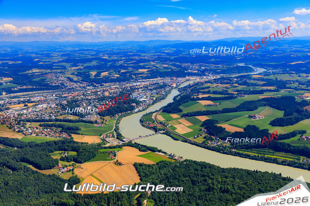 Die Luftaufnahme der Stadt Passau wurde 2017 vom Flugzeug heraus erstellt ( keine Drohne )- hohe Auflösung für beste Qualität