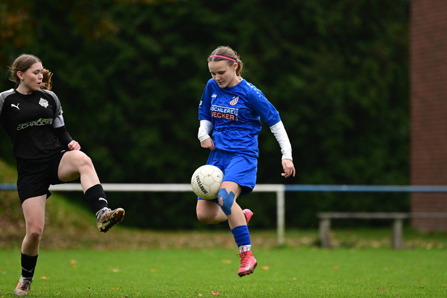 Fußball I Juniorinnen I Saison 2025-2026 I Niedersachsenpokal I Viertelfinale I JFV A-O-B-H-H - FC Rosengarten I 34417 | Der Sportfotograf. - Realisiert mit Pictrs.com
