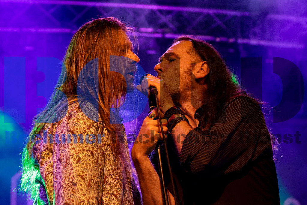 Purple Rising  {date} -  | {headline}(Foto: Sebastian Sendlak / BOND) - Realisiert mit Pictrs.com