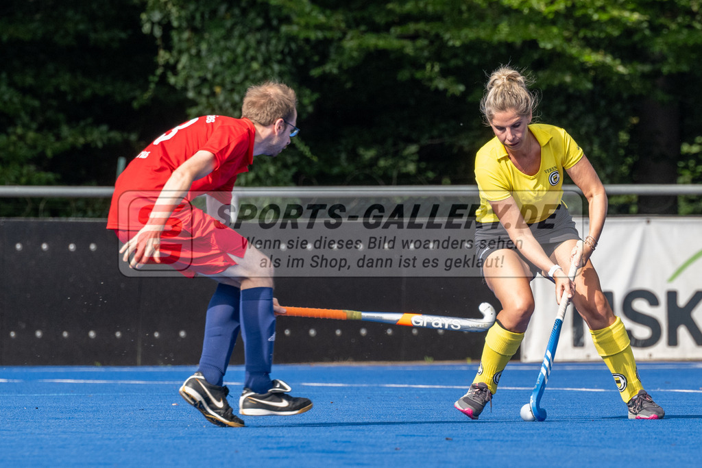 SFE_20240817_0062 | Krefeld, Deutschland, 17.08.2024:  European Cup for Recreational Hockey Players im KTHC Stadion Rot-Weiss Köln Tennis and Hockey Club am 17.08.2024 in Krefeld, Deutschland. (Foto von Stephan Fehrmann)Krefeld, Germany, 17.08.2024: European Cup for Recreational Hockey Players in KTHC Stadion Rot-Weiss Köln Tennis and Hockey Club at 17.08.2024 in Krefeld, Deutschland. (Foto from Stephan Fehrmann)