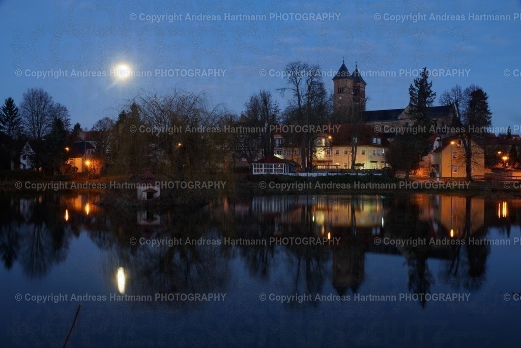 Schwanenteich Bad Klosterlausnitz im  Vollmondlicht | Schwanenteich Bad Klosterlausnitz im  Vollmondlicht - Realisiert mit Pictrs.com