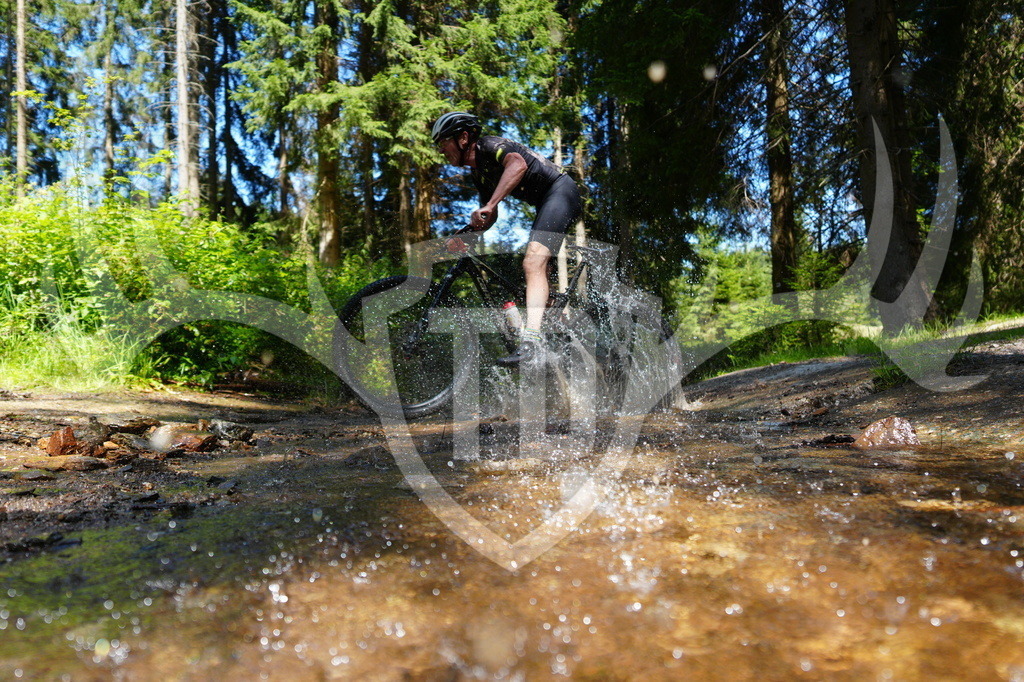 FC605234 | Fotogalerie der Treibjagd im Dunkelwald - Dein MTB Etappenrennen im Erzgebirge - Realisiert mit Pictrs.com