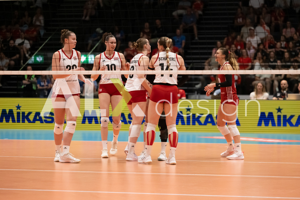 Austria v Switzerland - CEV European League Women | KRIENS, SWITZERLAND - JUNE 14: Team of Austria during the CEV European League match between Austria and Switzerland at Pilatus Arena on June 14, 2026 in Kriens, Switzerland. - Realisiert mit Pictrs.com