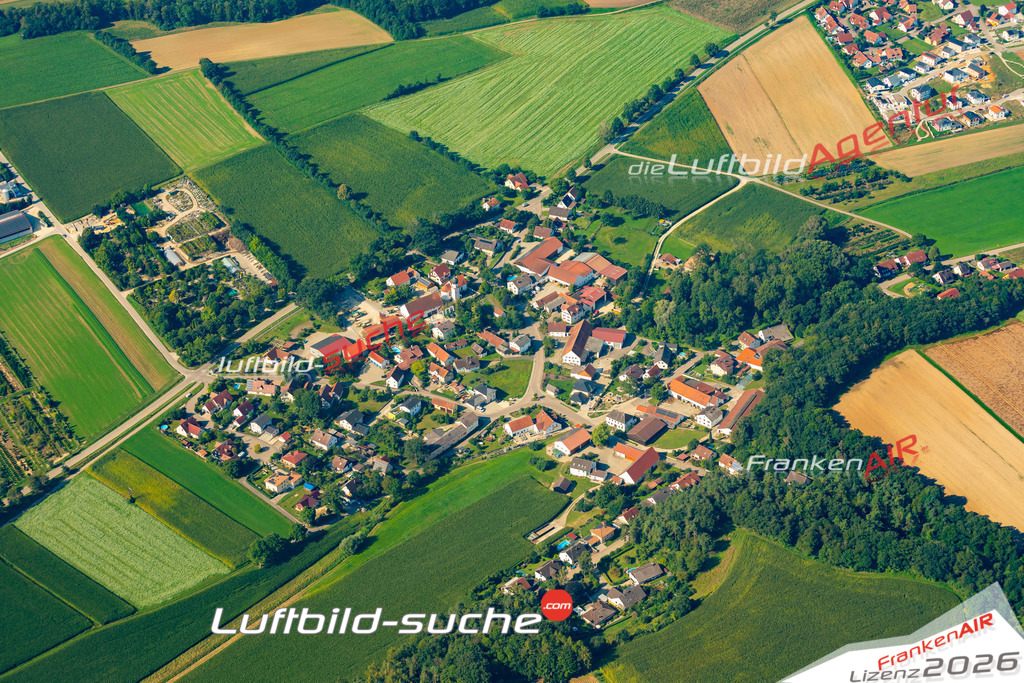 Das Luftbild zeigt : Ortlfing Burgheim - Die Luftaufnahme wurde 2024 vom UL-Flugzeug aus erstellt ( keine Drohne ) - Hochauflösende Luftaufnahme - Für grossformatige Ausdrucke geeignet. Die Geschenkidee !Mit Lizenz und Bildrechte bestellbar