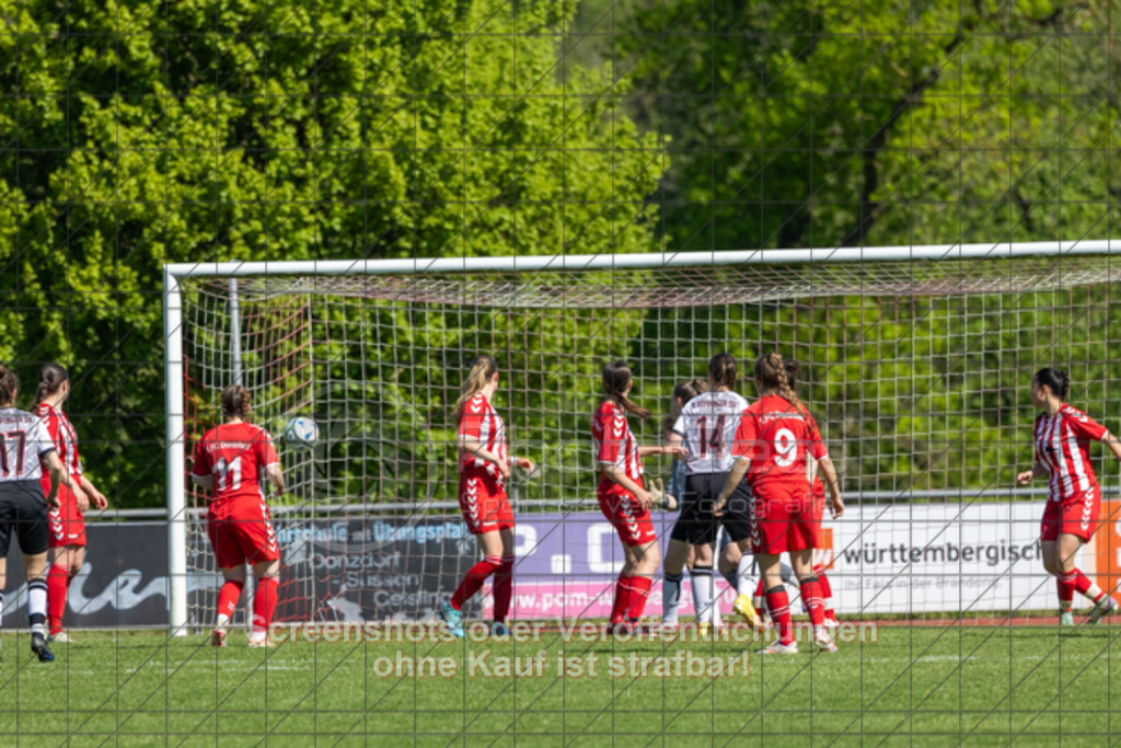 20250501_103631_0177 | #,1.FC Donzdorf II (rot) vs.1.Göppinger SV (weiß), Fussball, Frauen-Bezirkspokal Halbfinale Saison 2024/2025, Rasenplatz Lautertal Stadion, Süßener Straße 16, 73072 Donzdorf, 01.05.2025 - 10:30 Uhr,Foto: PhotoPeet-Sportfotografie/Peter Harich