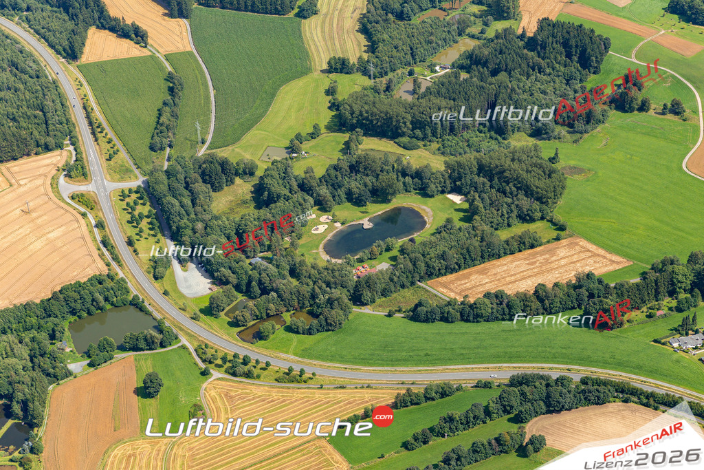 Aktuelles Luftbild von Naturfreibad Helmbrechts Kauf mit Lizenz / Bildrechten möglich- Die Luftaufnahme wurde 2021 mittels UL-Flugzeug erstellt ( keine Drohne ) - hochauflösende Kamera-Systeme von  Canon -Beste Qualität - Für grossformatige Ausdrucke geeignet. Die Geschenkidee !
