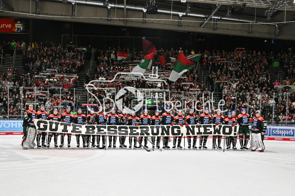 Augsburger Panther - Adler Mannheim | Ein Spruchband fuer den schwer verletzten Marco NIEWOLLIK (Augsburger Panther #28) / Ultras / Gute Besserung / DEL: Augsburger Panther - Adler Mannheim, Curt Frenzel Stadion am 16.02.2025