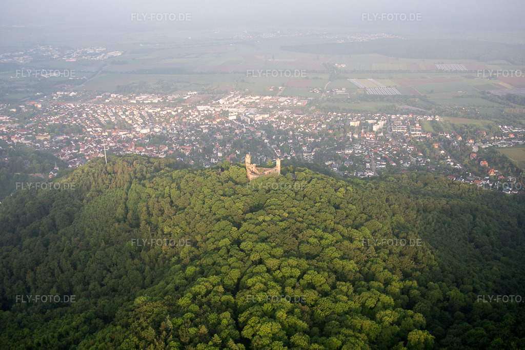 Luftbild: Auerbach, Schloß Auerbach im Ortsteil Auerbach in Bensheim im Bundesland Hessen in Deutschland. Foto: IMG_089181.jpg vom 25.05.2016 durch Werner Riehm/FLY-FOTO.de