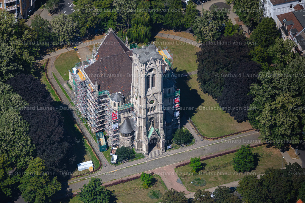 4036203 | BRAUNSCHWEIG 31.07.2020 Baustelle zu Sanierungs- und Umbauarbeiten am Kirchengebäude "St. Pauli Kirche" in Braunschweig im Bundesland Niedersachsen, Deutschland. Weiterführende Informationen bei: APG Alf Pytlik Gerüstbau GmbH,  Ev.-luth. Kirchengemeinde St. Pauli-Matthäus. // Construction site for renovation and reconstruction work on the church building "St. Pauli Kirche" in Brunswick in the state Lower Saxony, Germany. Further information at: APG Alf Pytlik Geruestbau GmbH,  Ev.-luth. Kirchengemeinde St. Pauli-Matthaeus. Foto: Gerhard Launer