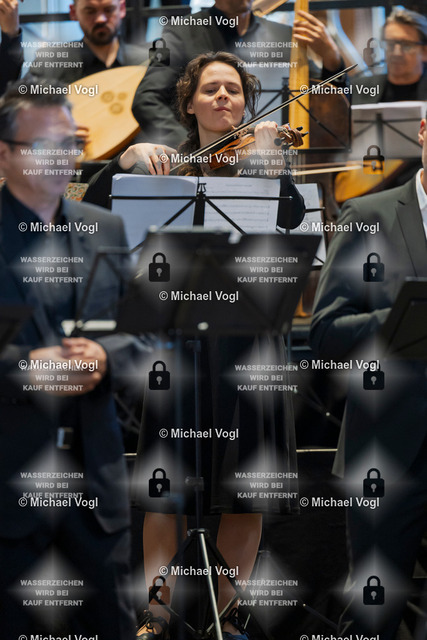 TAM25_K.11__Michael-Vogl_020_7672 | Tage Alter Musik Regensburg K.11 Dreieinigkeitskirche Ars Antiqua Austria (Österreich) St. Florianer Sängerknaben (Österreich) Splendor Austriae Höfischer Prunk in geistlichen Werken B.A. Aufschnaiter: Missa Laetemurine & H.I.F. Biber: Vesperae à 32 Franz Farnberger Einstudierung Gunar Letzbor Solovioline, Leitung Foto: Michael Vogl