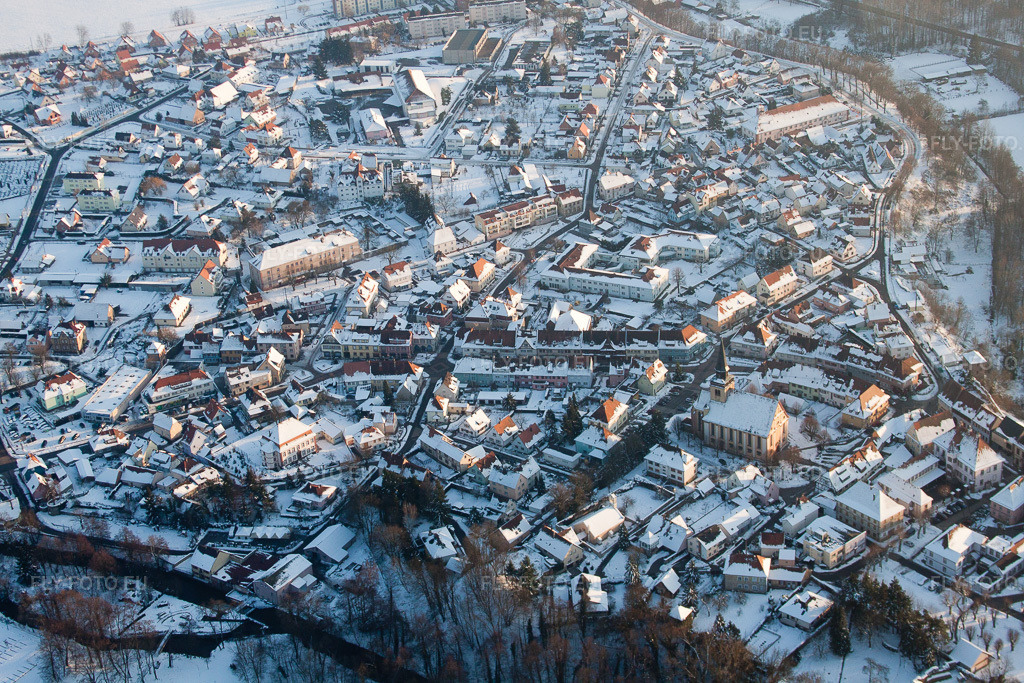 Vue aérienne: Vue de la ville à Lauterbourg dans le département Bas Rhin, France. Photo: IMG_36702.jpg prise le 05/01/2011 par Werner Riehm/FLY-FOTO.euRésolution de l'original: 4752 x 3168 px