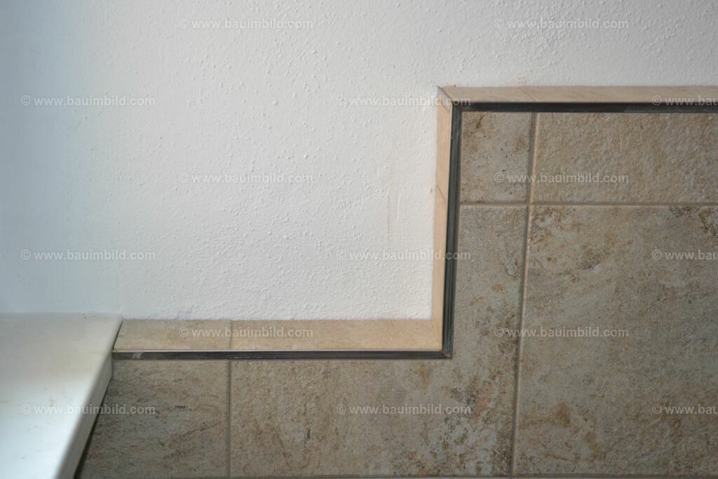 bib-lg21-fliesenlegerarbeiten-0088 | Nach LV-Leistungsgruppen sortierte Detailfotos über den Bau eines Hauses. Alle Hausbau-Bilder direkt vom Urheber und Autor der Website Haus-Selber-Bauen.com