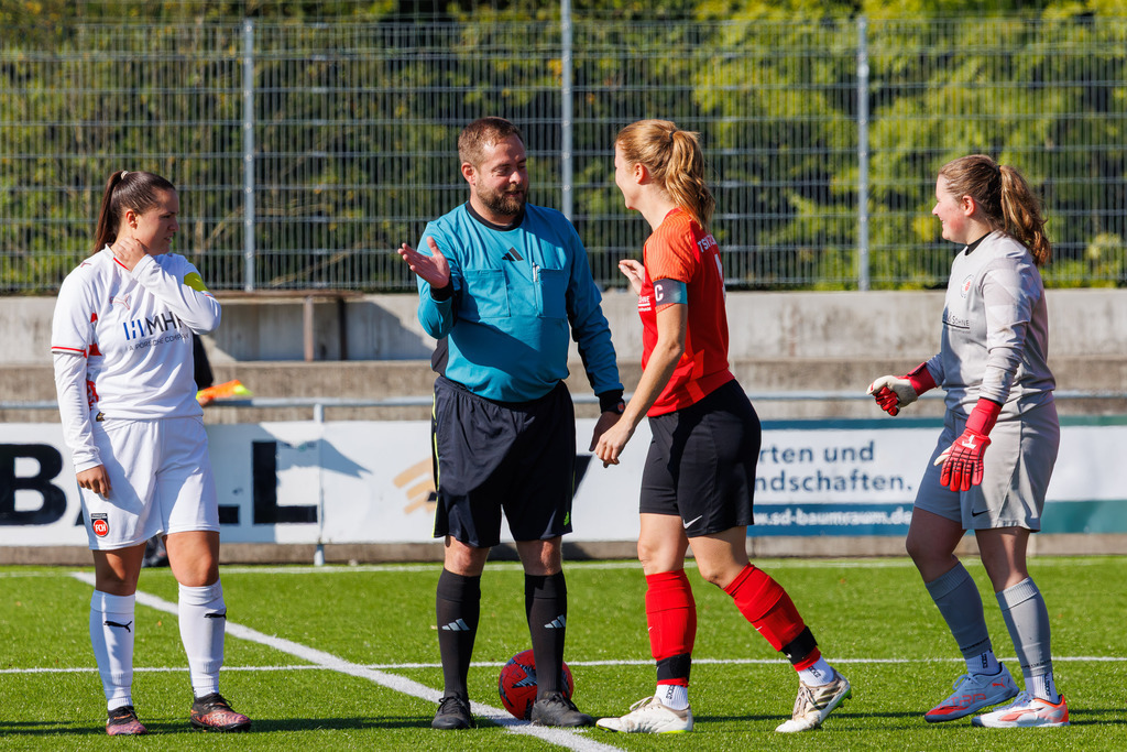 FCHHÜT_251003_2611 | 1.FC Heidenheim 1846 II vs. TSV Hüttlingen, Fußball, Frauen, Bezirkspokal, 2025/2026, 1.Runde, 03.10.2025 in Mergelstetten, Sportplatz 2(Foto: Michael Bulling) - Realisiert mit Pictrs.com