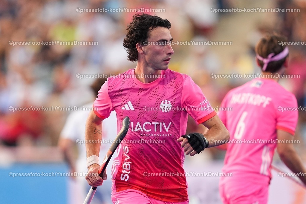 xydrx12082504065 | 12.08.2025, xydrx, Herren EuroHockey Championship 2025, Gruppenphase, Gruppe B, Deutschland - Polen, Sparkassenpark Mönchengladbach: Teo Hinrichs (GER #14)