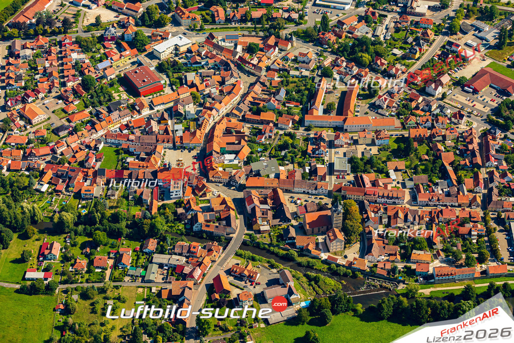 Vs Google Maps Themar - Die Luftaufnahme wurde 2025 vom UL-Flugzeug heraus erstellt ( keine Drohnenaufnahme ) - Hochauflösende Luftaufnahme - für Wandbilder und großformatige Ausdrucke geeignet. Das besondere Geschenk!Hier alle&nbsp;Infos zur Lizenzierung der LuftaufnahmeWir fliegen auch dieses Jahr wieder in Ihre Region um Luftbilder zu erstellen.- Luftbild anfragen