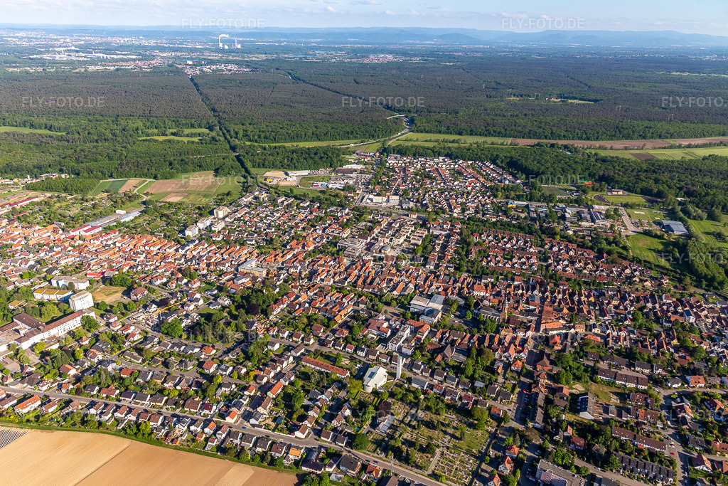 Luftbild: Stadtübersicht aus Norden in Kandel im Bundesland Rheinland-Pfalz in Deutschland. Foto: IMG_126723.jpg vom 28.05.2021 durch Werner Riehm/FLY-FOTO.de