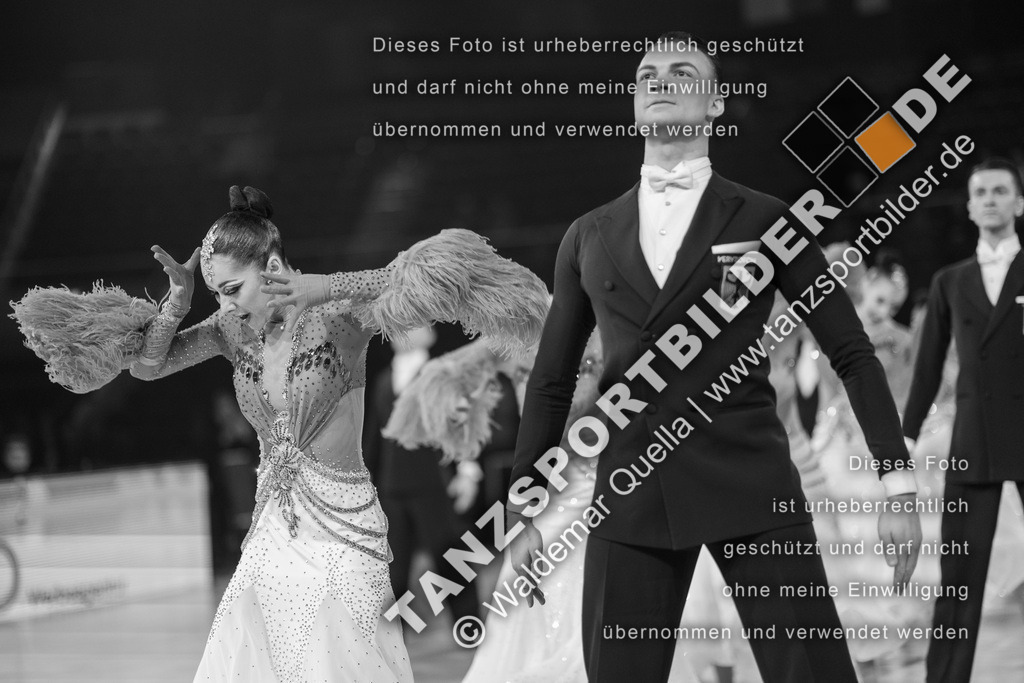 20251206-01206 | Hier finden Sie Tanz Bilder vom Latein und Standard Formationen tanzen. Sportbilder vom Tanzsport. Schöne Fotos und von Weltmeisterschaft, Europameisterschaft, Bundesliga, Regionalliga, Oberliga und Landesliga sowie von GOC Stuttgart, DanceComp, WM Bremen