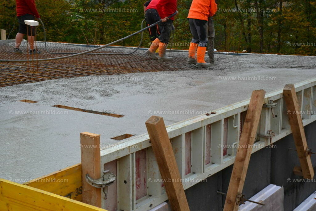 bib-lg04-betonarbeiten-0342 | Nach LV-Leistungsgruppen sortierte Detailfotos über den Bau eines Hauses. Alle Hausbau-Bilder direkt vom Urheber und Autor der Website Haus-Selber-Bauen.com
