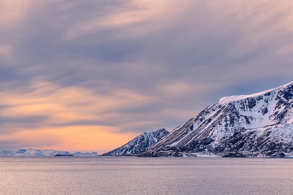 Berge und Felsen im Winter in der Finnmark in Norwegen | Berge und Felsen im Winter in der Finnmark in Norwegen.