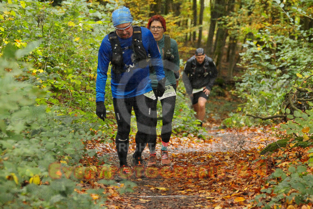 251026_1315_EV4_6674 | Sportfotografie im Rhein-Sieg Kreis, Köln, Bonn, NRW, Rheinland Pfalz, Hessen, etc. Unser Tätigkeitsfeld umfasst den Laufsport vom Volkslauf über den Marathon, Duathlon, Triathon bis zum Ultralauf wie Kölnpfad Ultra oder Schindertrail.