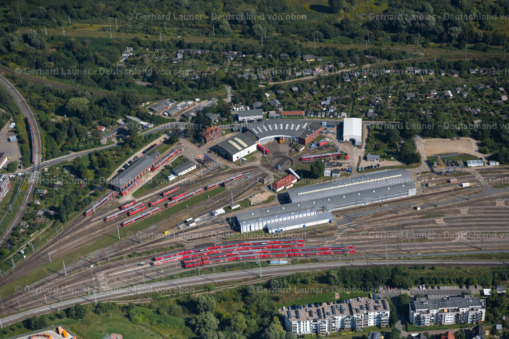 4062002 | ROSTOCK 08.09.2021 Gefülltes Stadtbahn S-Bahn- Depot und Abstellgleise der Deutschen Bahn in Rostock im Bundesland Mecklenburg-Vorpommern, Deutschland. Weiterführende Informationen bei: DB Netz AG,  DB Regio AG,  Deutsche Bahn AG. // S-Bahn railway station and sidings of Deutschen Bahn in Rostock in the state Mecklenburg - Western Pomerania, Germany. Further information at: DB Netz AG,  DB Regio AG,  Deutsche Bahn AG. Foto: Gerhard Launer