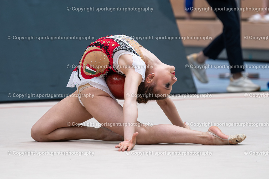 85A_8848 | HUN Vivien Peter Gymnastik International 2026 in der Sporthalle Schmiden in Fellbach (Deutschland).Foto: Klaus Gruber / sportagenturphotography - Realisiert mit Pictrs.com