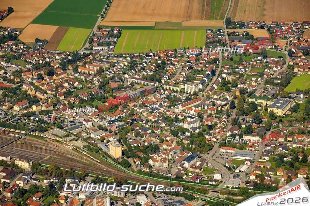 Das Luftbild zeigt : Straubinger Straße Plattling - Die Luftaufnahme wurde 2023 vom UL-Flugzeug aus erstellt ( keine Drohne ) - Hochauflösende Luftaufnahme - Für grossformatige Ausdrucke geeignet. Die Geschenkidee !Mit Lizenz und Bildrechte bestellbar