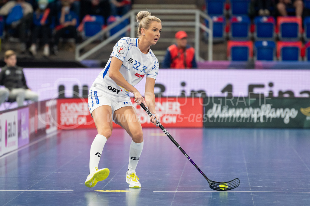 Piranha Chur vs Kloten-Dietlikon Jets - 23. April 2022 | Piranha Chur vs Kloten-Dietlikon Jets
Stimo Arena, Kloten
#22 Iza Rydfjäll (Kloten-Dietlikon Jets)
Bild: Sportfotografie Markus Aeschimann | www.markus-aeschimann.ch - Realisiert mit Pictrs.com