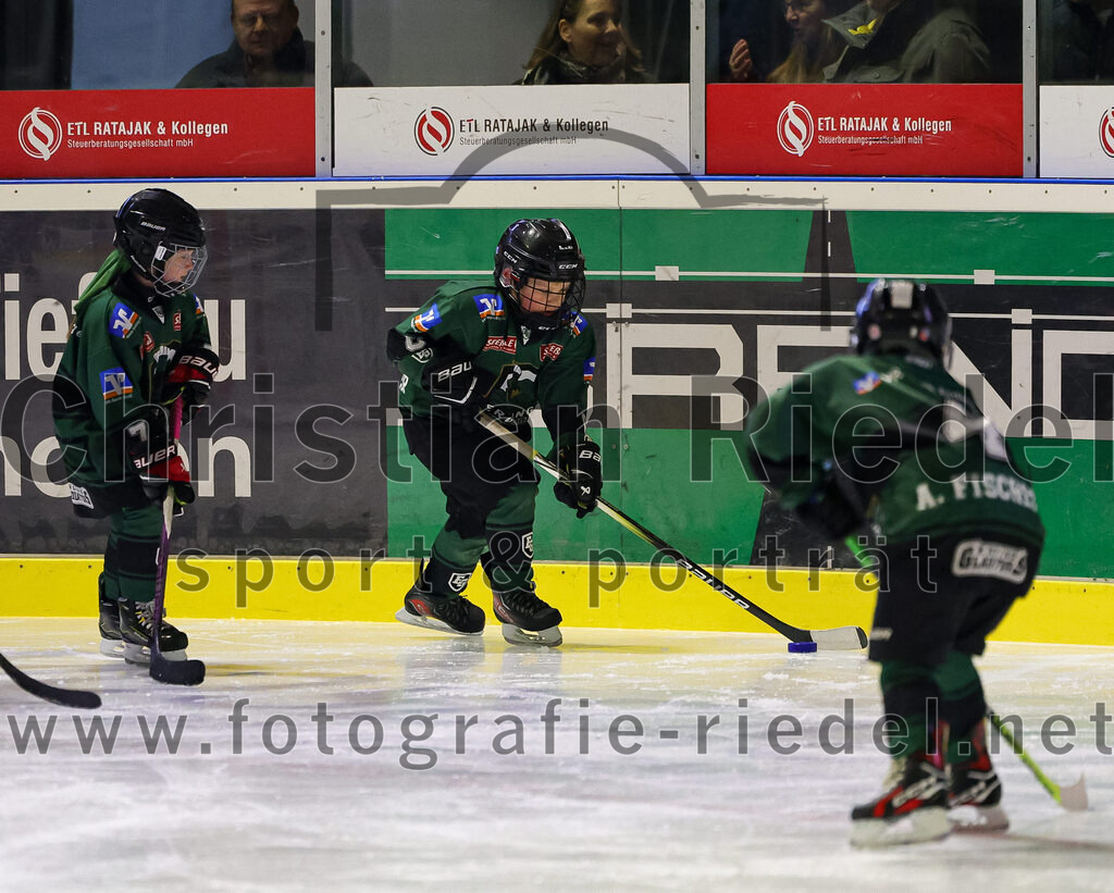 2025-11-30_103_TSV_Erding_gegen_EC_Peiting | Erding, Deutschland, 30.11.2025:Eishockey, Oberliga Süd 2025 / 2026, 22. Spieltag, TSV Erding gegen EC Peiting, Endergebnis: 5:1Foto: Christian Riedel / fotografie-riedel.net