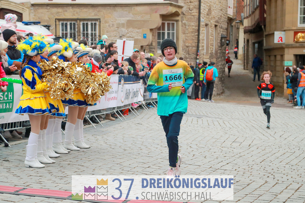 Stadtwerke Jugendlauf 1700m | 3 Koenigslauf 2023 - Realisiert mit Pictrs.com