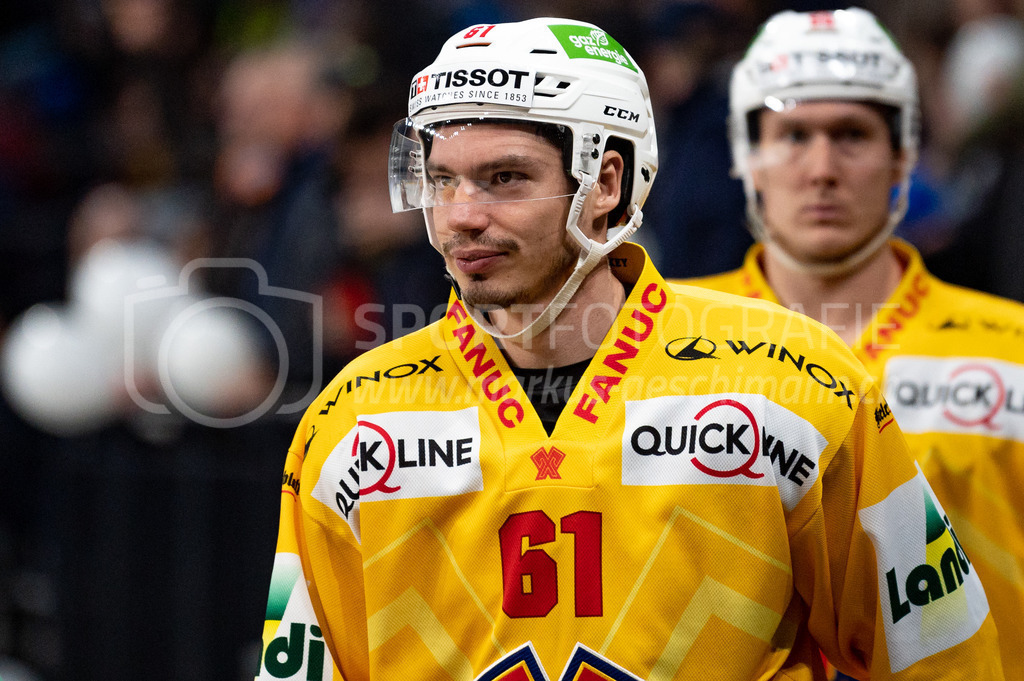 Playoffs: ZSC Lions - EHC Biel-Bienne | 04.04.2022, Zurich, Hallenstadion, Playoffs: ZSC Lions - EHC Biel-Bienne, #61 Michael Hügli (Biel). - Realisiert mit Pictrs.com
