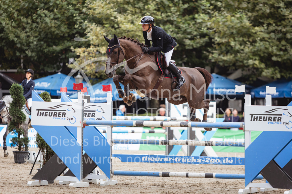 240915_OWLCh_Youngster6y-517 | Deine schönsten Turniermomente als professionelle Fotos! Entdecke hochwertige Pferdesport-Fotografie im Online-Shop. Jetzt Fotos finden & bestellen!