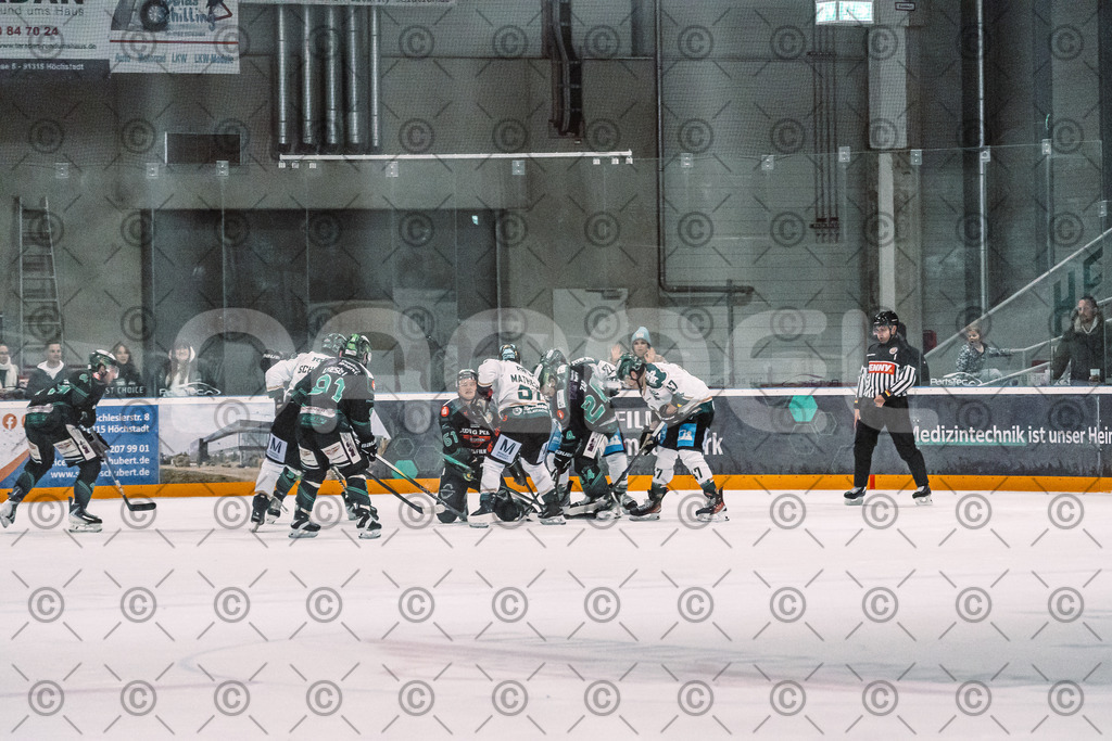 Alligators_vs_Erding_12_12_2025-200 | Höchstadt Alligators Fotogalerie: Eishockey-Action aus Franken. Professionelle Spielfotos, Portraits & Stadionbilder zum Download. Jetzt entdecken! - Realisiert mit Pictrs.com