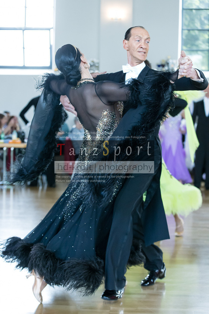 20240525_RL-Masters3-Std_5440 | Tanzsportbilder, Standardtanz, Lateintanz, WDSF, DTV, LTVB, dancecomp, goc, hessen tanzt, blaues band der spree, walzer, tango, wiener walzer, slowfox, quickstepp, samba, rumba, cha-cha-cha, paso doble. jive, hd-kroft photography, turniertanzsport