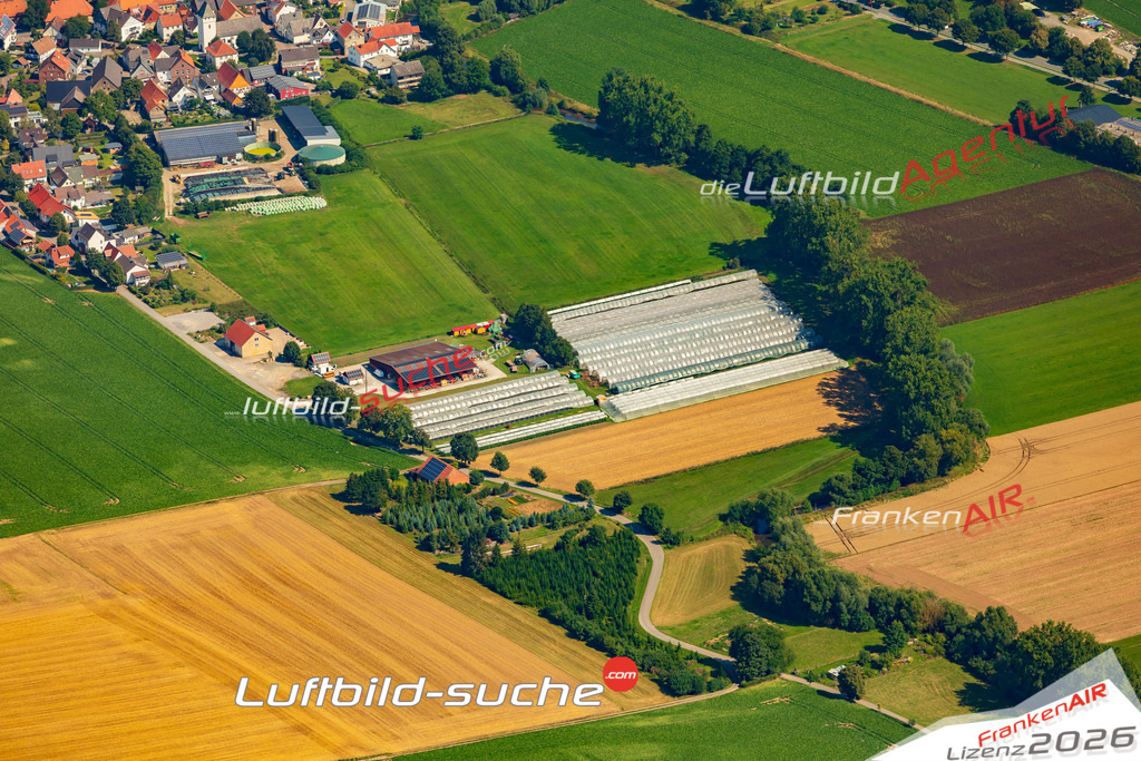 Klassische Luftaufnahme ohne Drohne zeigt:Welda bei Warburg - Die Luftbildaufnahme wurde 2025 vom UL-Flugzeug heraus erstellt ( keine Drohnenaufnahme ) - Hochauflösende Luftaufnahme -Nicht vergleichbar mit Google Maps oder Satelittenbilder- Die Geschenkidee !Mit Lizenz und Bildrechte bestellbar
