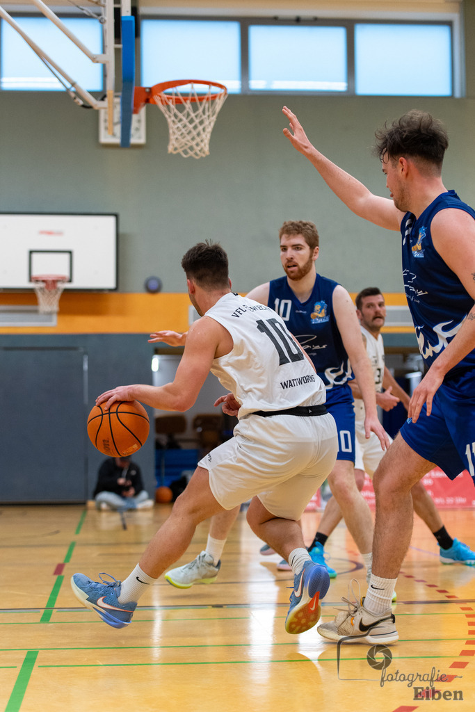 Wattworms Edewecht-Lions Ofenerdiek | Wattworms Edewecht (weiß)-Lions Ofenerdiek (blau) am 22.02.2026 in Edewecht (Heinz-zur-Jührden-Halle); Photo: Philip Eiben 2025 - Realisiert mit Pictrs.com